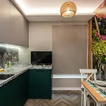 Tiny In Center Of Apartamento Varna