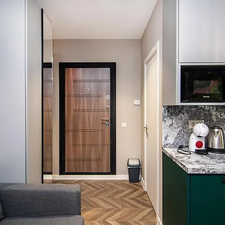 Tiny In Center Of Apartamento *